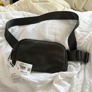 Lululemon Everywhere Belt Bag